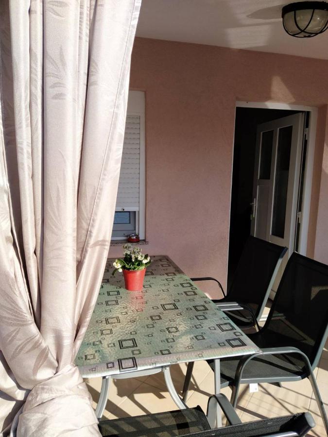 Apartmani Ruza ヴィル エクステリア 写真