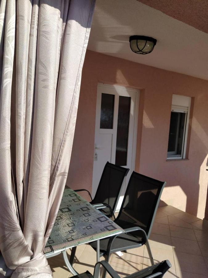 Apartmani Ruza ヴィル エクステリア 写真